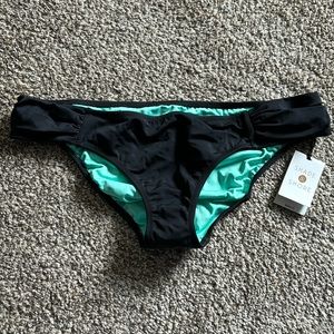 Shade and shore swimsuit bottoms NWT